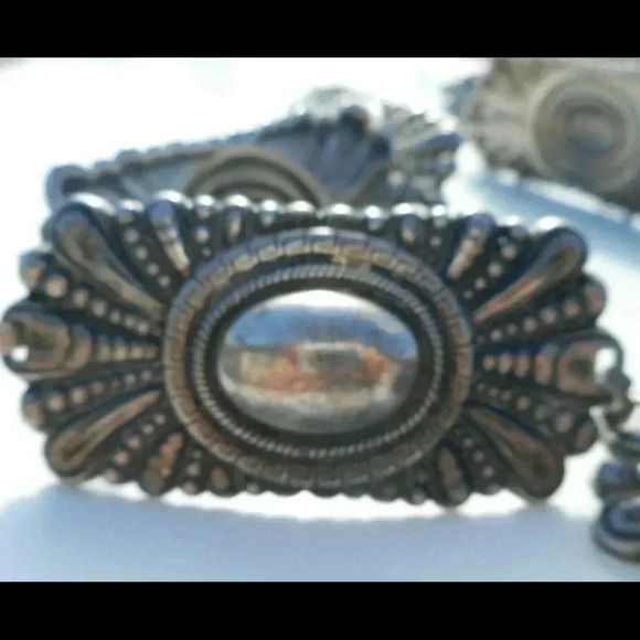 Escada Vintage Designer Concho Belt Necklace in Brushed Silver Tone ChainLink - Picture 8 of 13